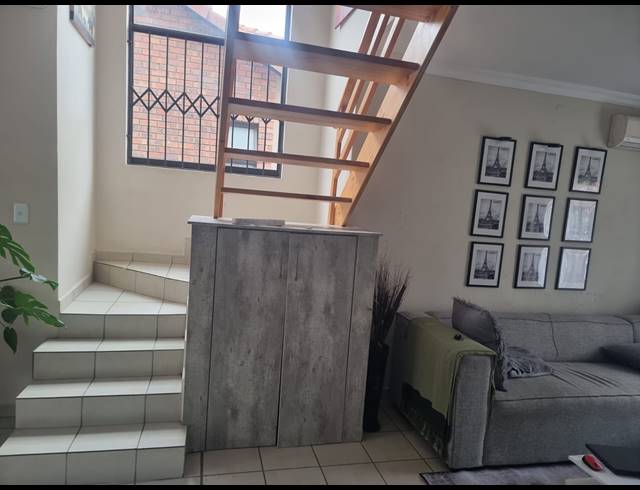 3 BEDROOM TOWNHOUSE FOR SALE IN WATERVAL EAST